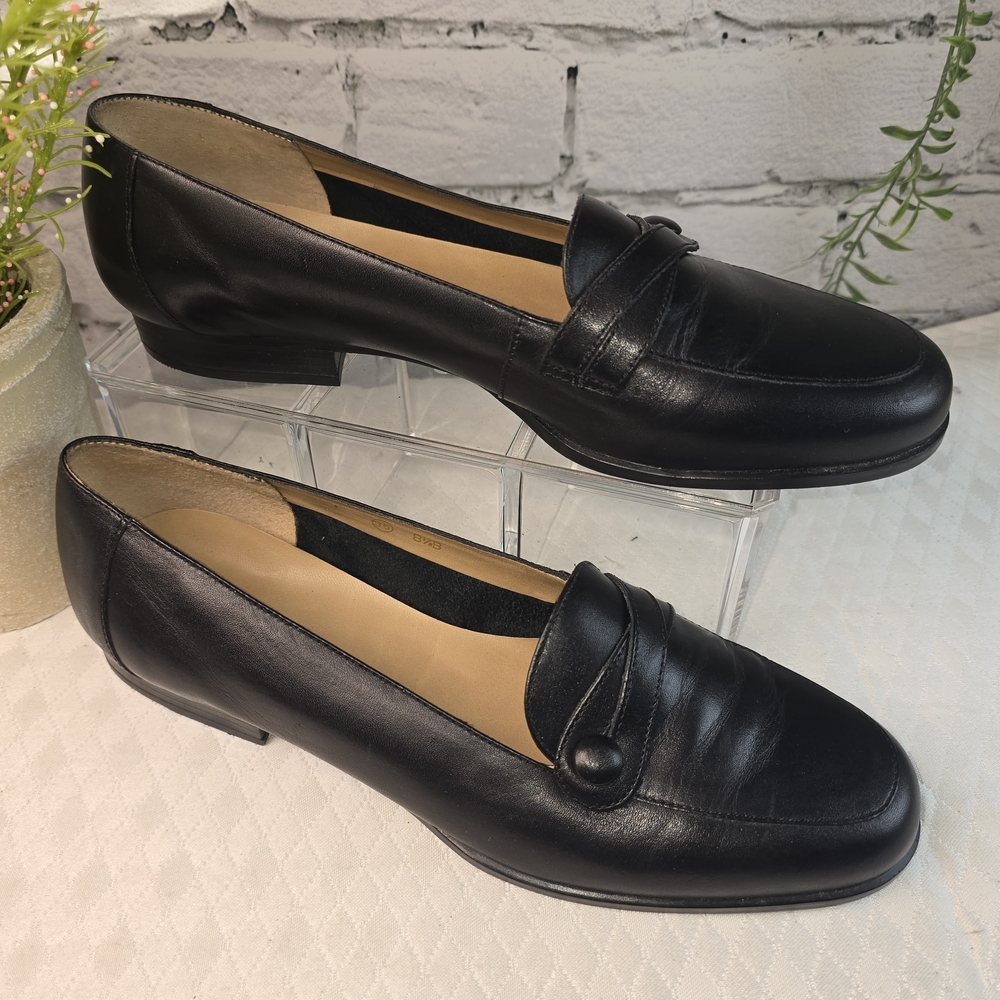 UNISA BLACK LEATHER LOAFERS ROUND TOE FLATS BUTTON STRAP DETAIL WOMENS 8.5